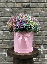 Цветочная композиция из Гипсофила и Розы в шляпной коробке в Сырково