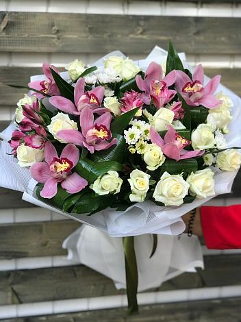 Букет цветов из: Розы и Хризантемы в Сырково