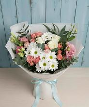 Букет цветов из:  Розы, Лизиантусы и Хризантемы в Сырково