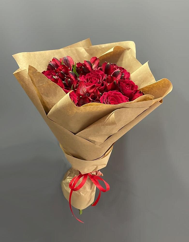 Букет цветов из: Альстромерии и Розы в Сырково