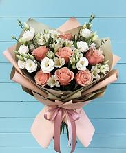 Букет цветов из:  Розы, Альстромерии и Лизиантусы в Сырково
