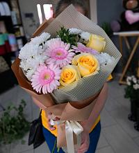 Букет цветов из:  Герберы, Розы и Хризантемы в Сырково