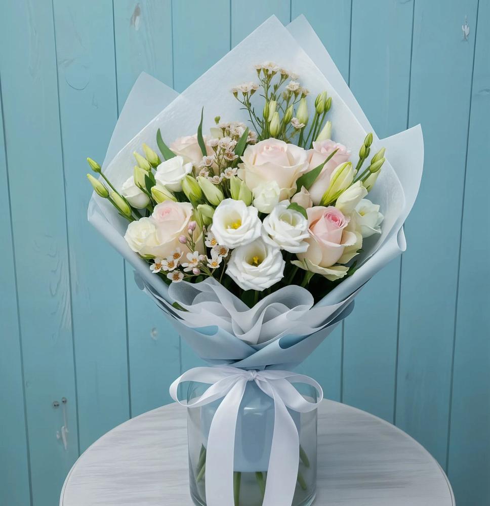 Букет цветов из: Розы и Лизиантусы в Сырково