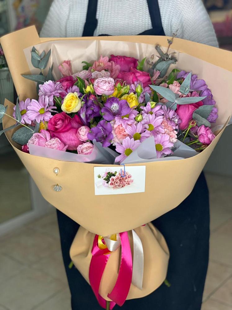 Букет цветов из: Хризантемы, Гвоздики и Альстромерии в Сырково