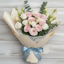 Букет цветов из:  Лизиантусы в Сырково