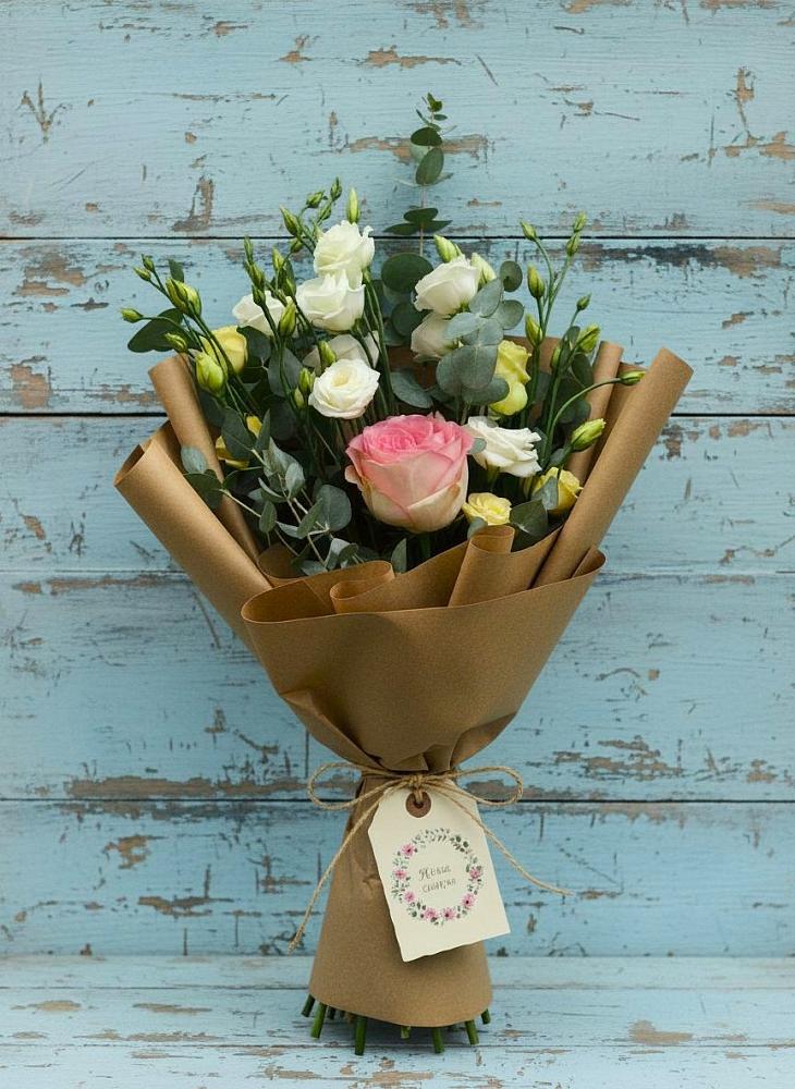 Букет цветов из: Розы и Лизиантусы в Сырково