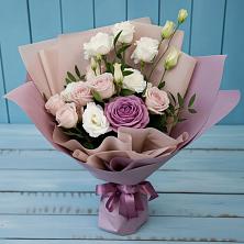 Букет цветов из:  Розы и Лизиантусы в Сырково