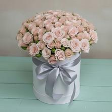 Цветочная композиция из Розы в шляпной коробке в Сырково