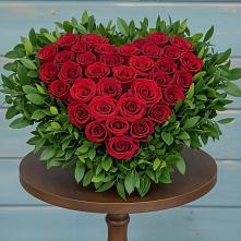 Цветочная композиция из Розы в виде сердца в Сырково