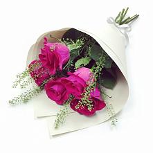 Букет цветов из:  Розы в Сырково