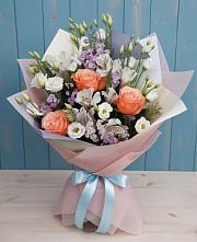 Букет цветов из:  Лизиантусы, Розы, Альстромерии и Гипсофила в Сырково