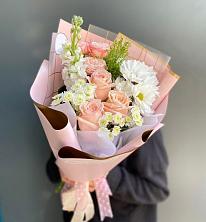 Букет цветов из:  Хризантемы и Розы в Сырково