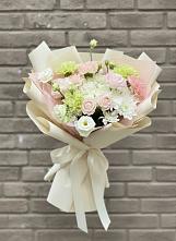 Букет цветов из:  Гвоздики, Розы, Лизиантусы и Хризантемы #REPLACE_PRED# Сырково
