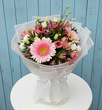 Букет цветов из:  Герберы, Альстромерии и Лизиантусы в Сырково