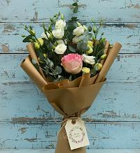 Букет цветов из:  Розы и Лизиантусы в Сырково