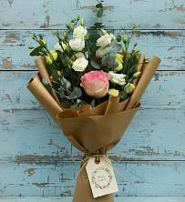 Букет цветов из:  Розы и Лизиантусы в Сырково