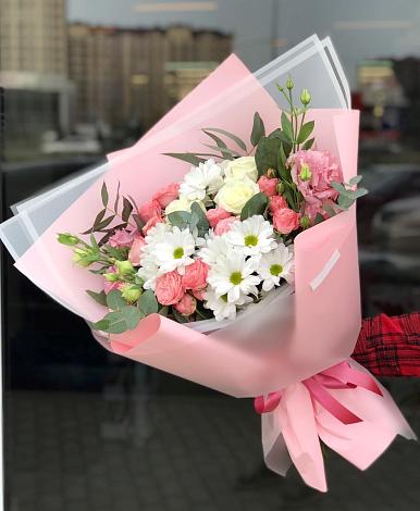Букет цветов из: Розы, Лизиантусы и Хризантемы в Сырково